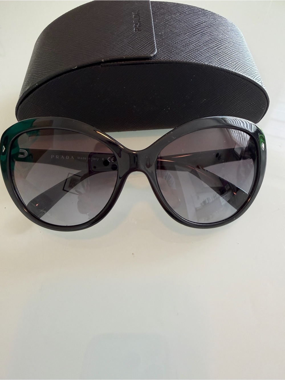 Prada Sunglasses SPR 21N